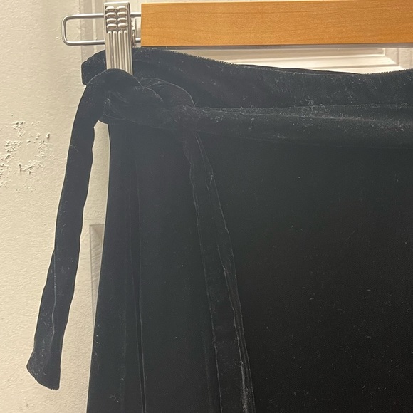 Gap Black Velvet Midi Skirt - Picture 4 of 5